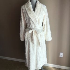 Soma Ivory Plush Wrap Robe